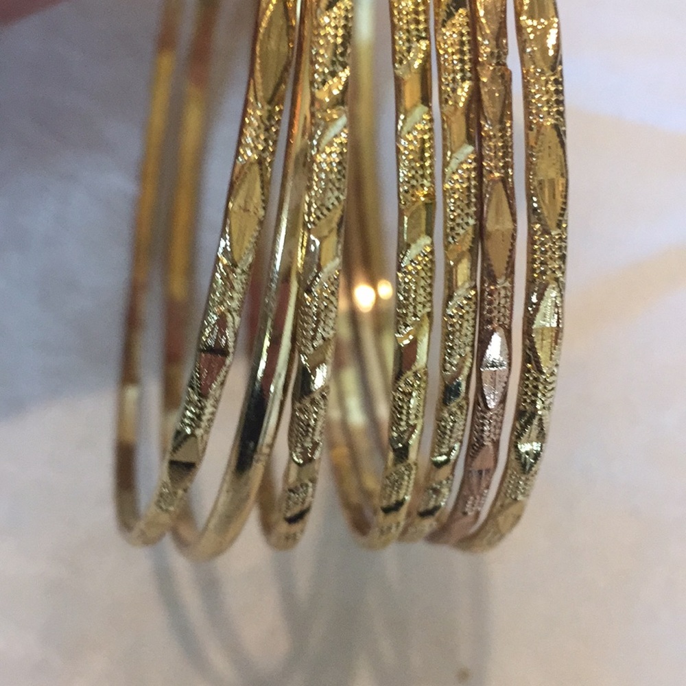 Bracelets - Picture 2 of 8